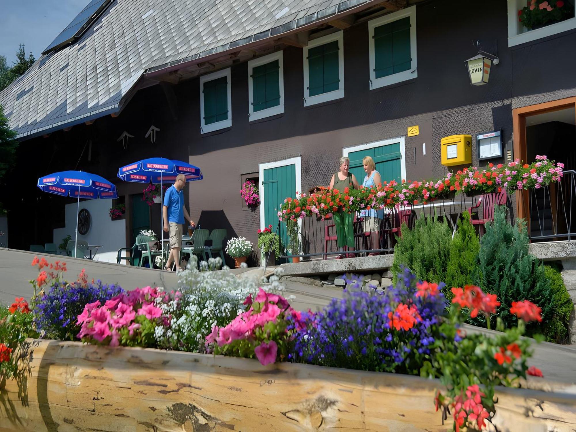 Gasthaus-Pension Zum Loewen Grafenhausen Esterno foto